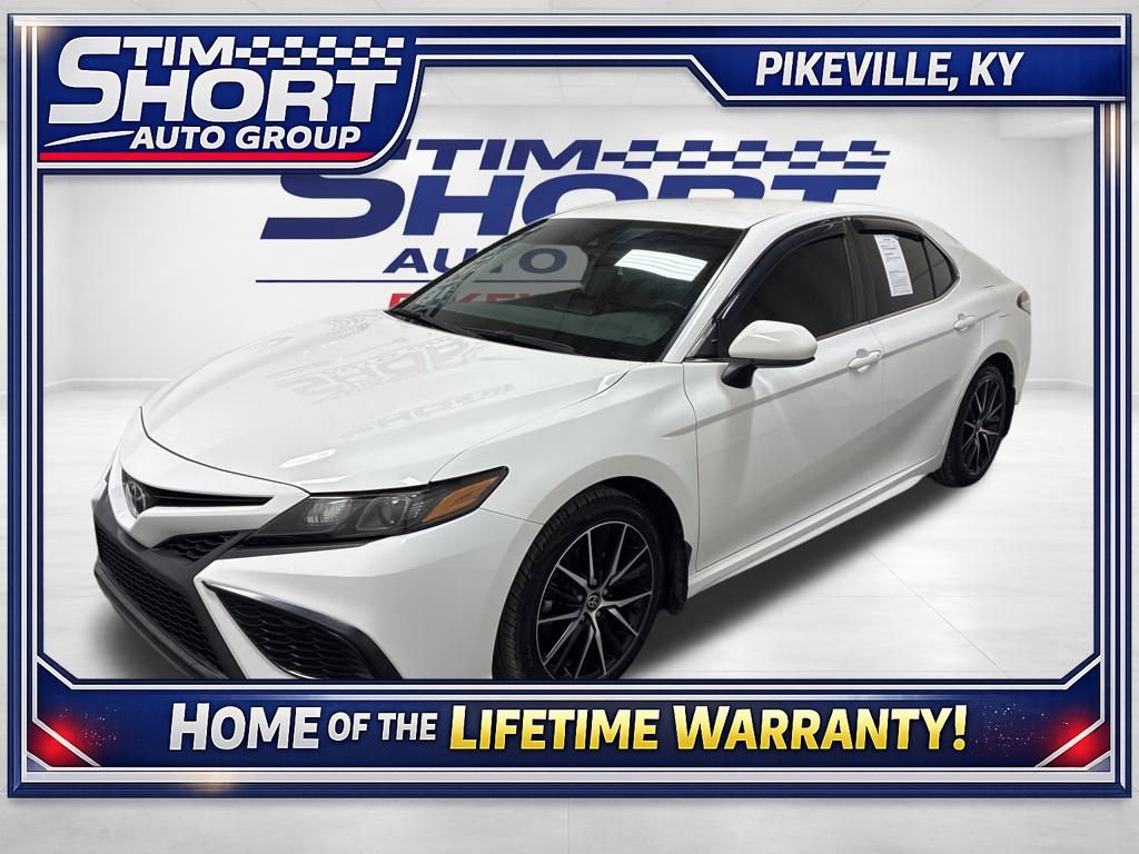 Used 2021 Toyota Camry SE image 1