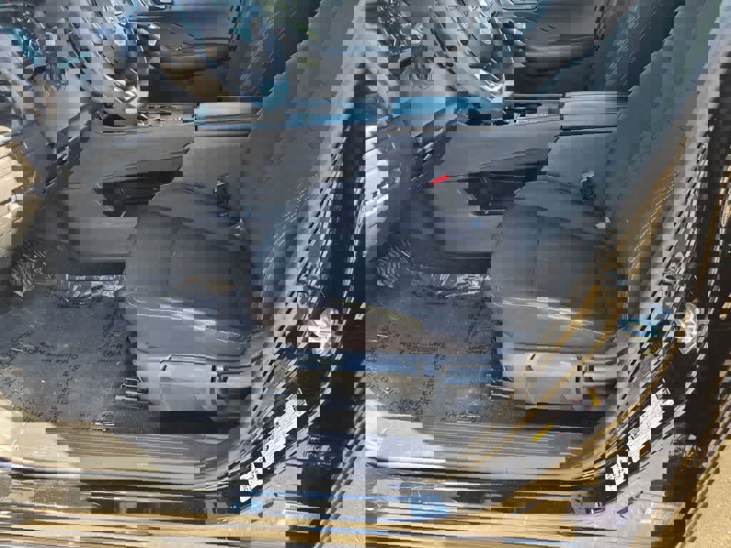 Used 2024 Nissan Rogue S FWD image 18