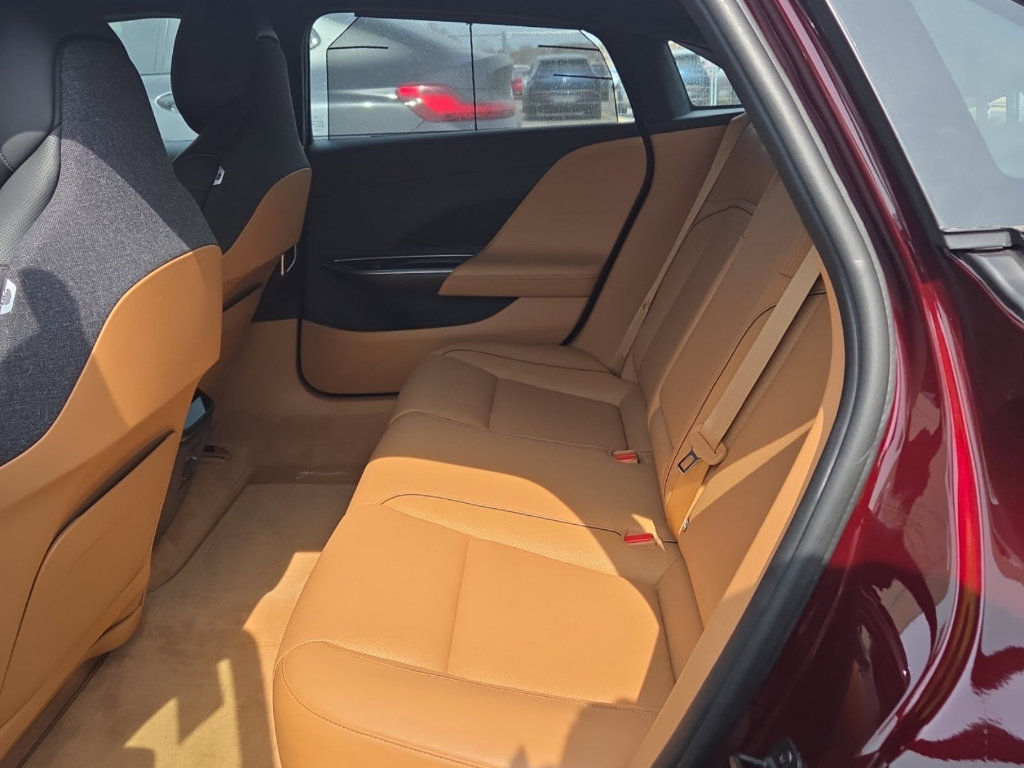 Used 2024 Lucid Air Touring image 3