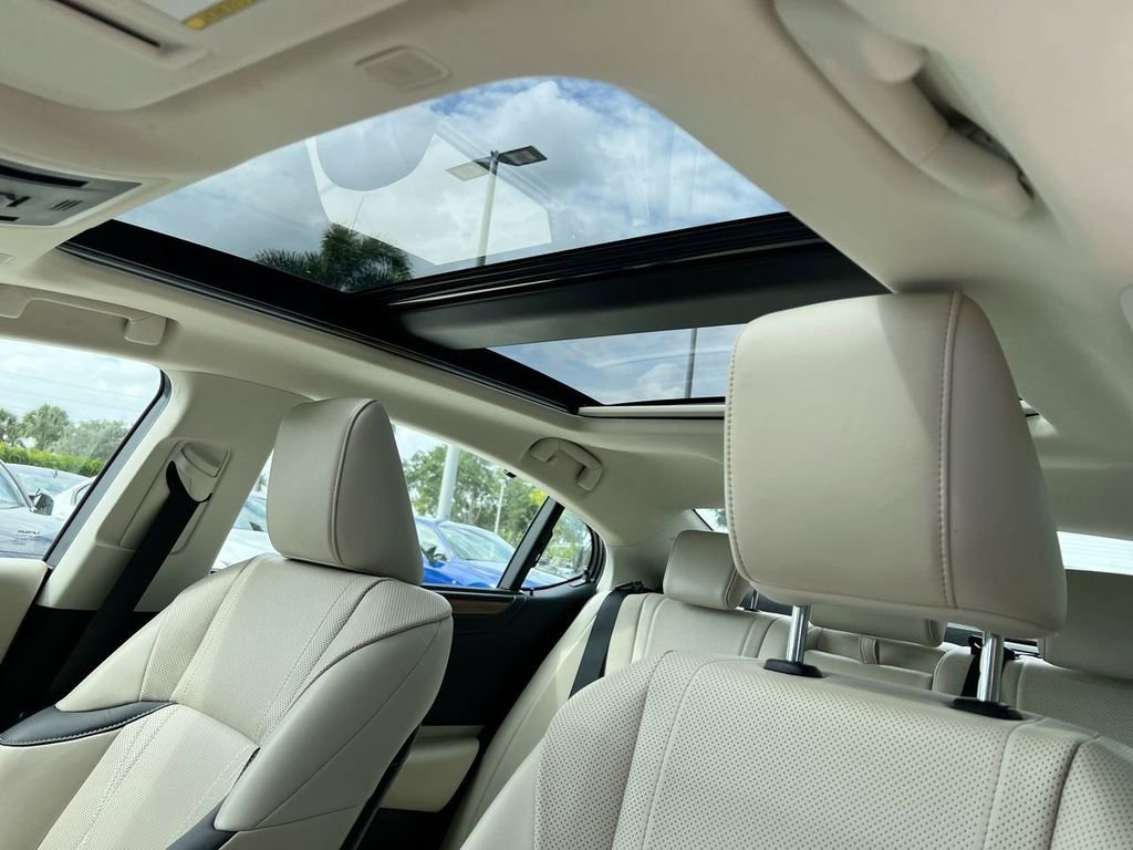Certified 2024 Lexus ES 350 Ultra Luxury w/ Accessory Package (Z2) FWD image 18