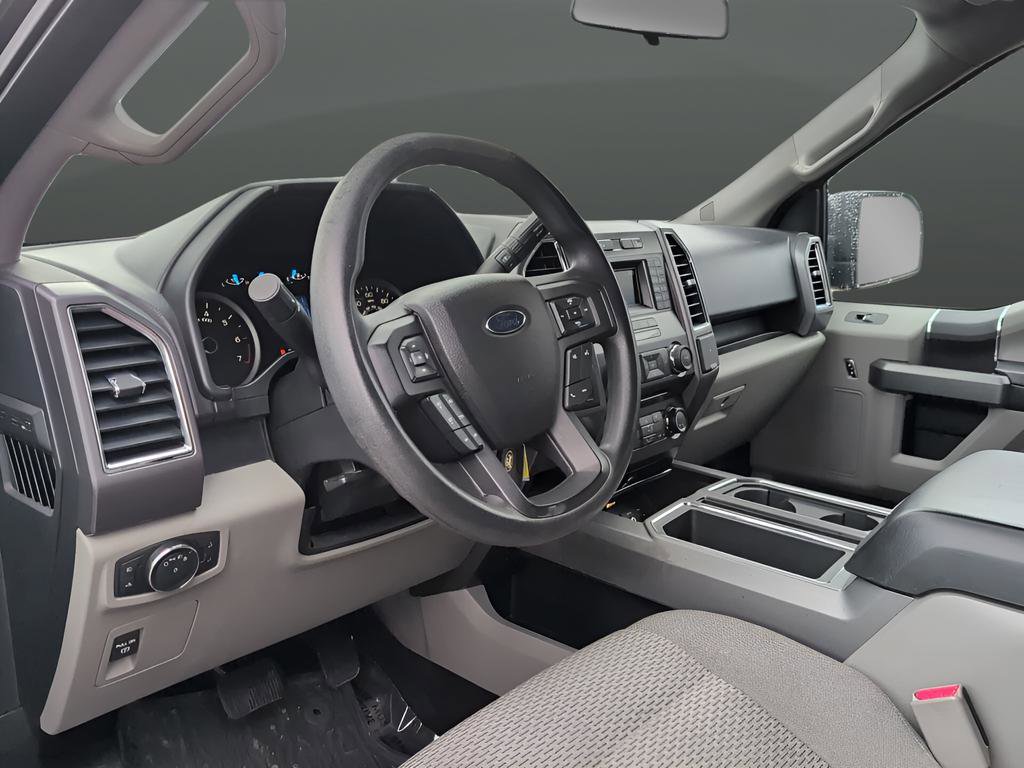 Used 2015 Ford F150 XLT w/ Trailer Tow Package image 9