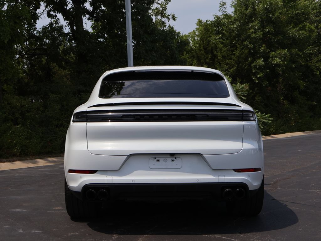 Used 2025 Porsche Cayenne Coupe AWD/4WD image 6