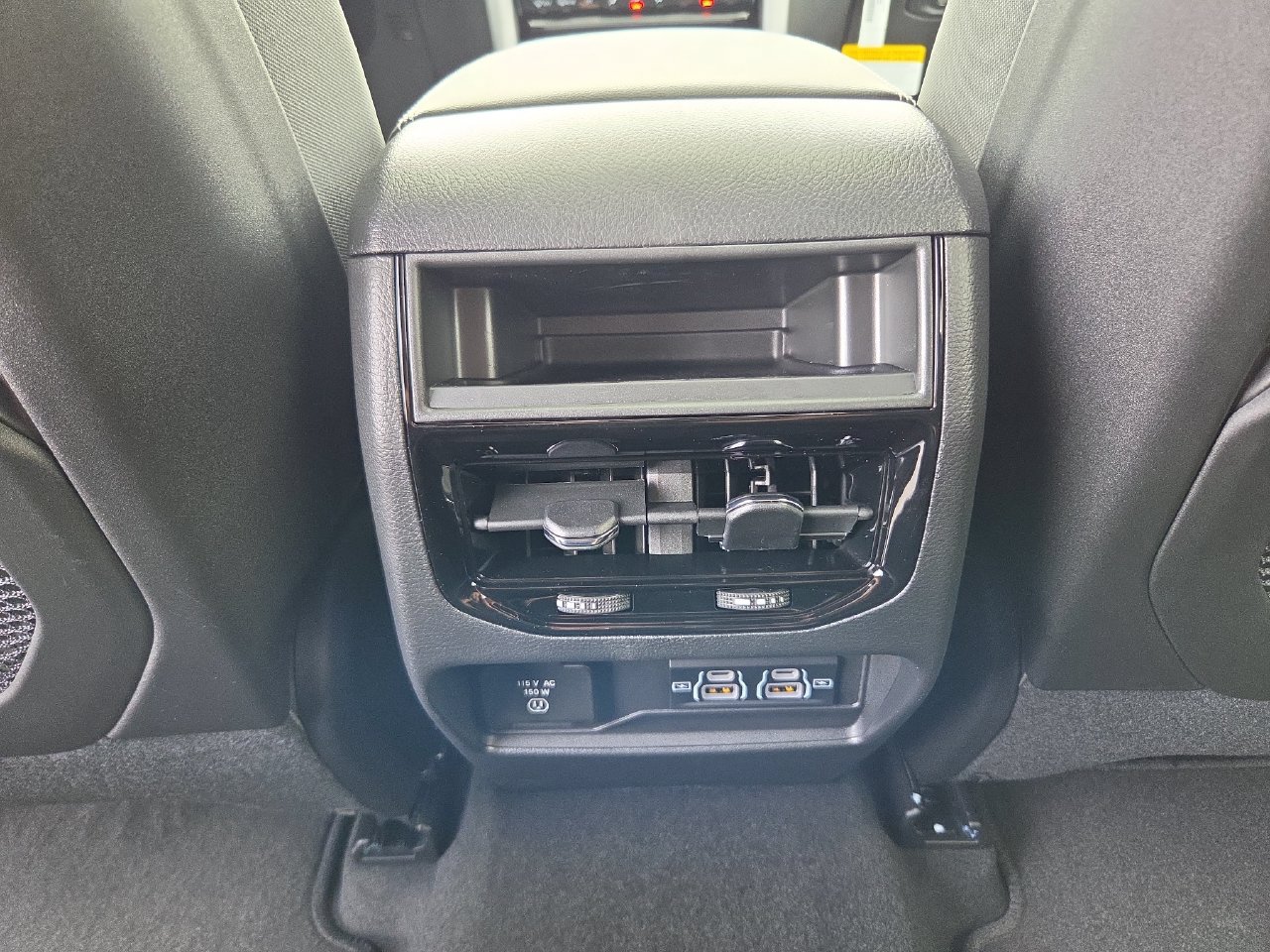 New 2027 Jeep Grand Cherokee Laredo X RWD image 20