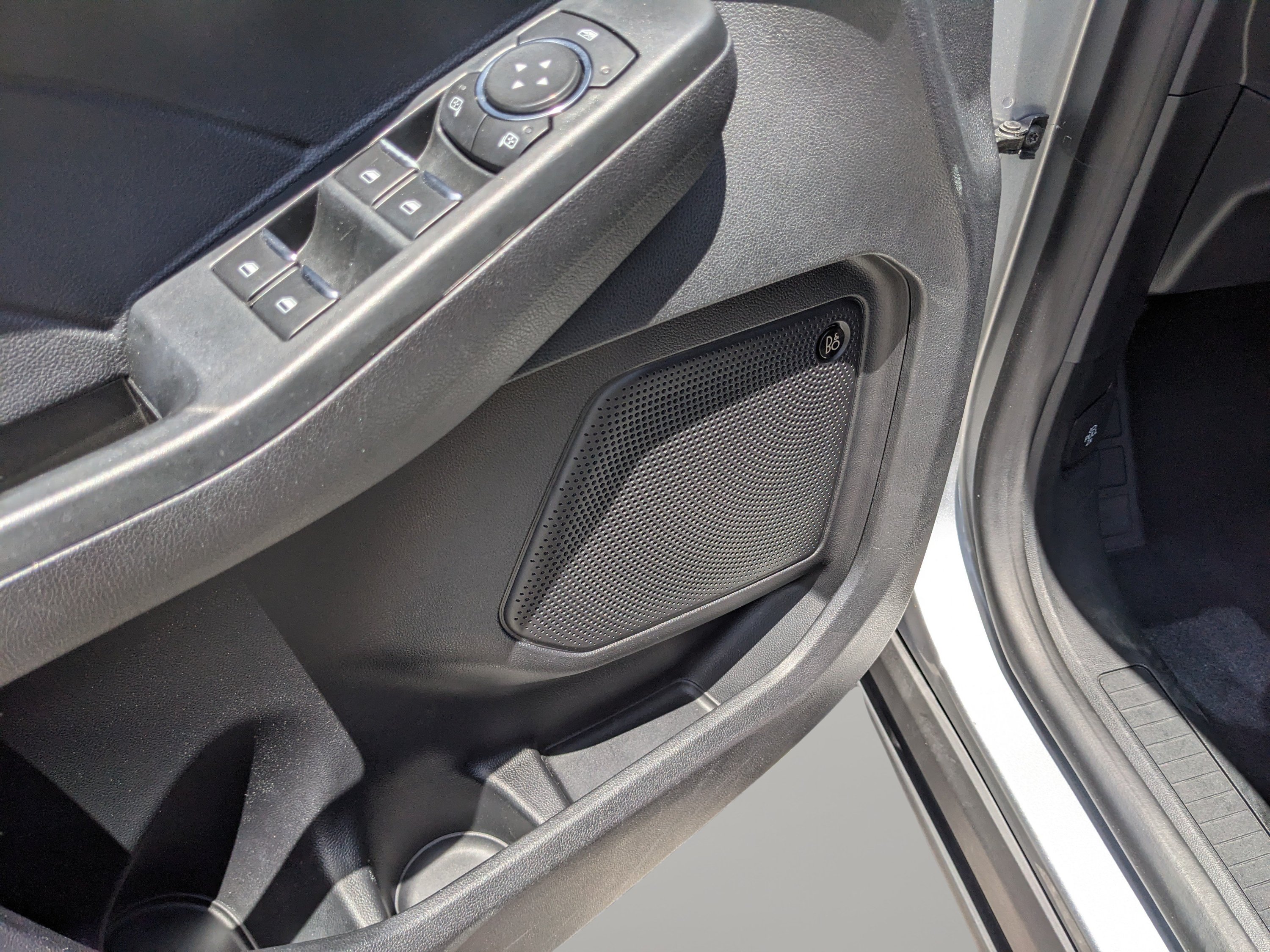 Used 2021 Ford Escape Titanium FWD image 23
