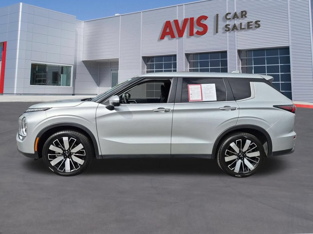 Used 2025 Mitsubishi Outlander SE AWD/4WD image 10