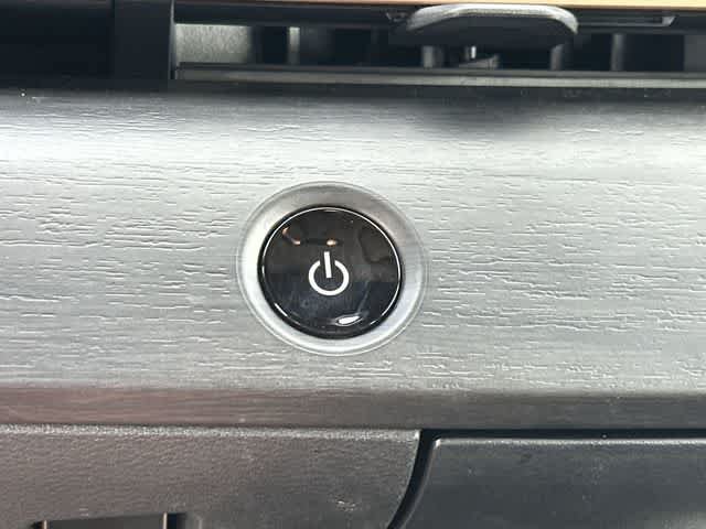 Used 2024 Nissan Ariya AWD image 11