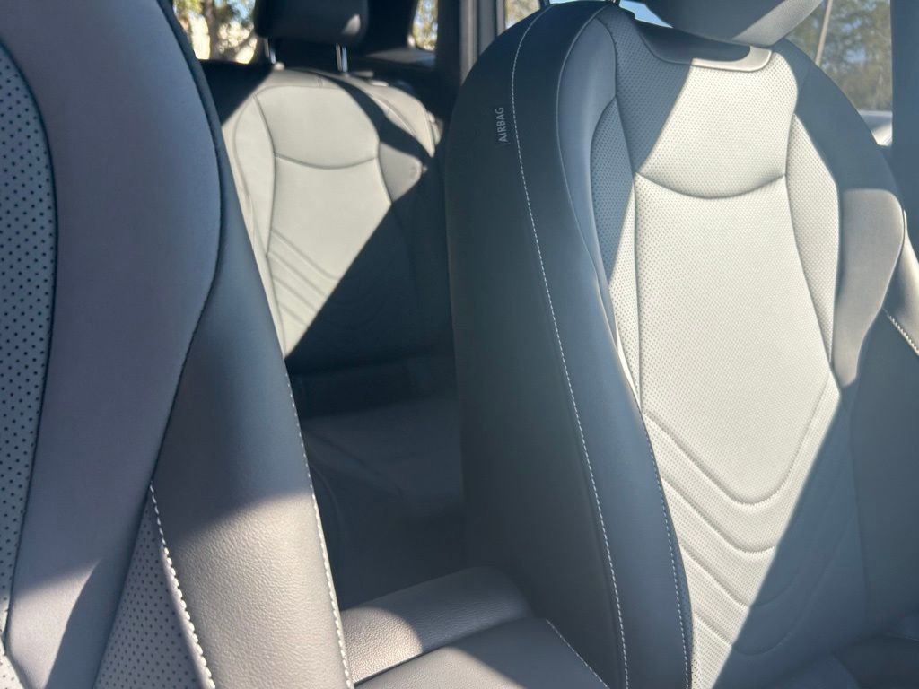 Certified 2025 Volkswagen Tiguan SE R-Line image 38