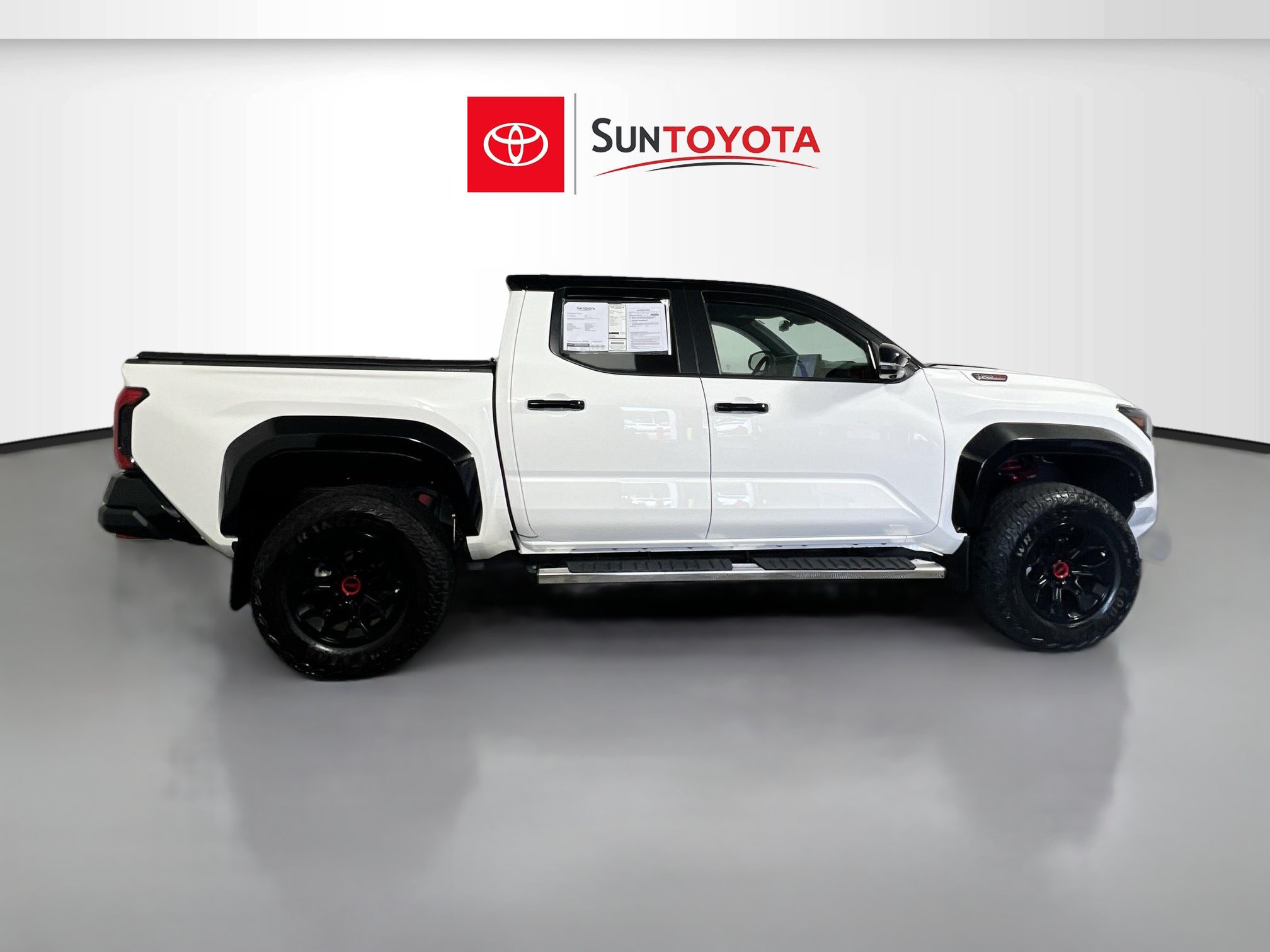 Used 2025 Toyota Tacoma TRD Pro AWD/4WD image 2