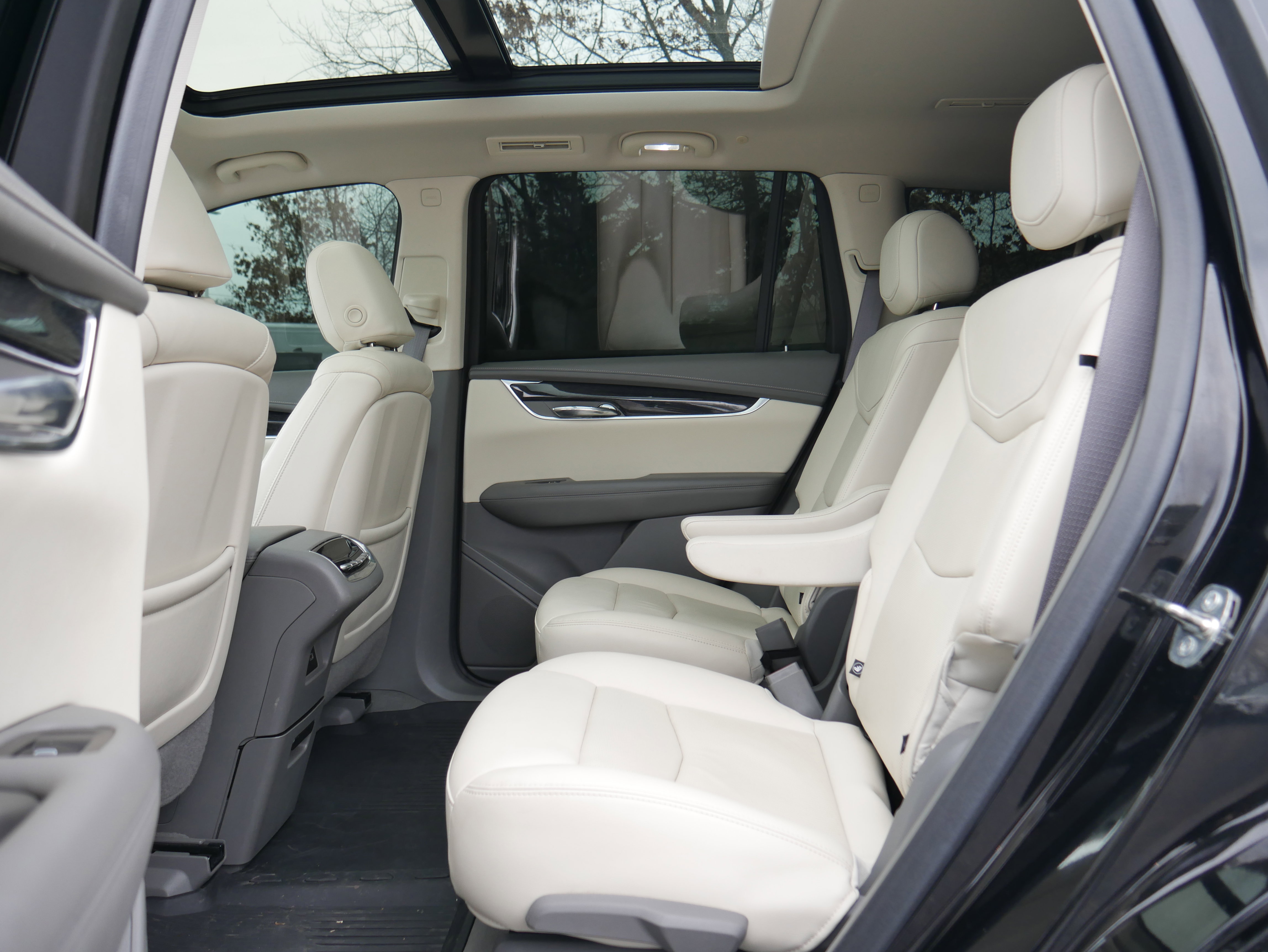 Certified 2022 Cadillac XT6 Premium Luxury w/ Technology Package image 16