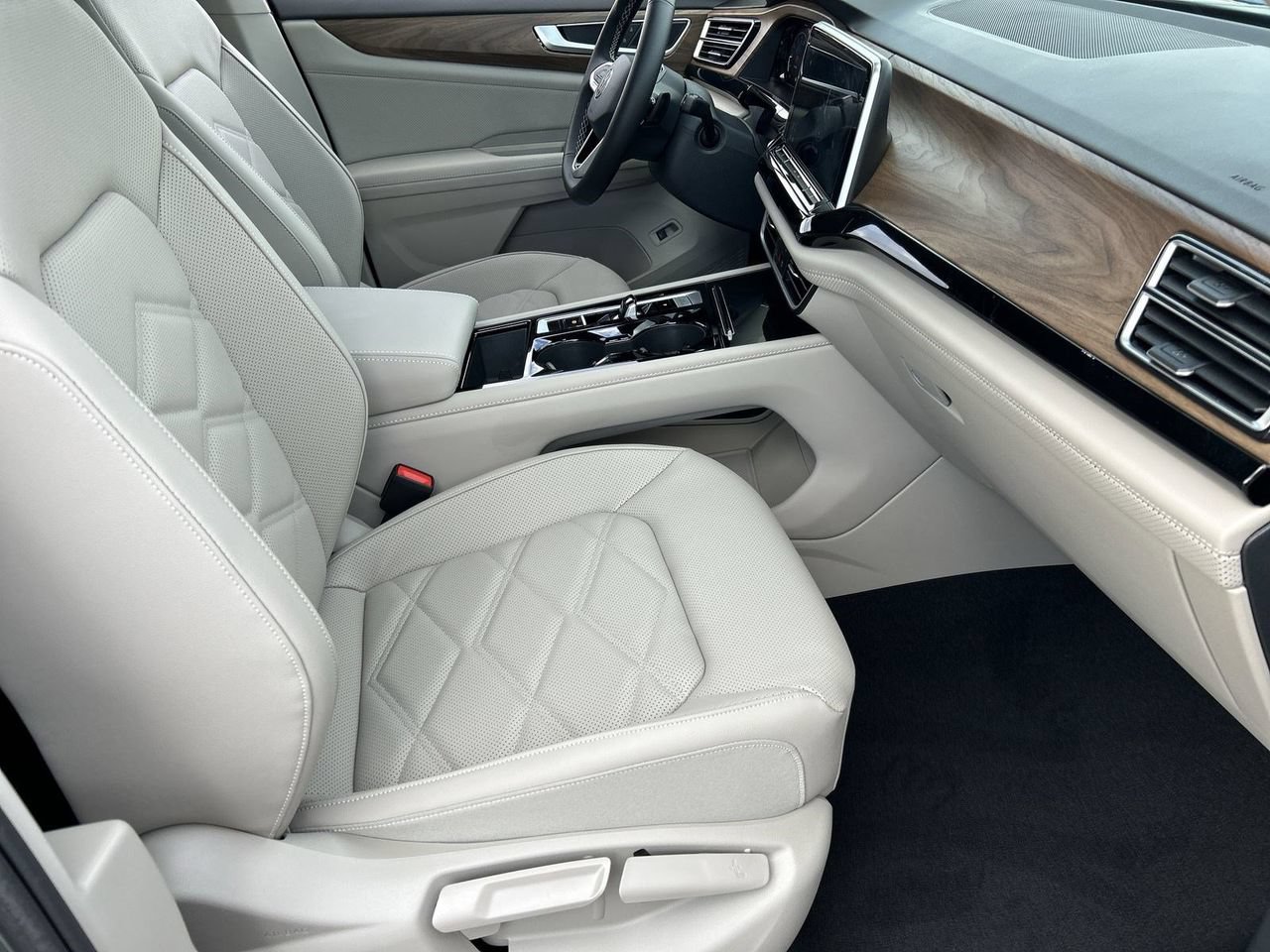 New 2026 Volkswagen Atlas SE AWD/4WD image 8