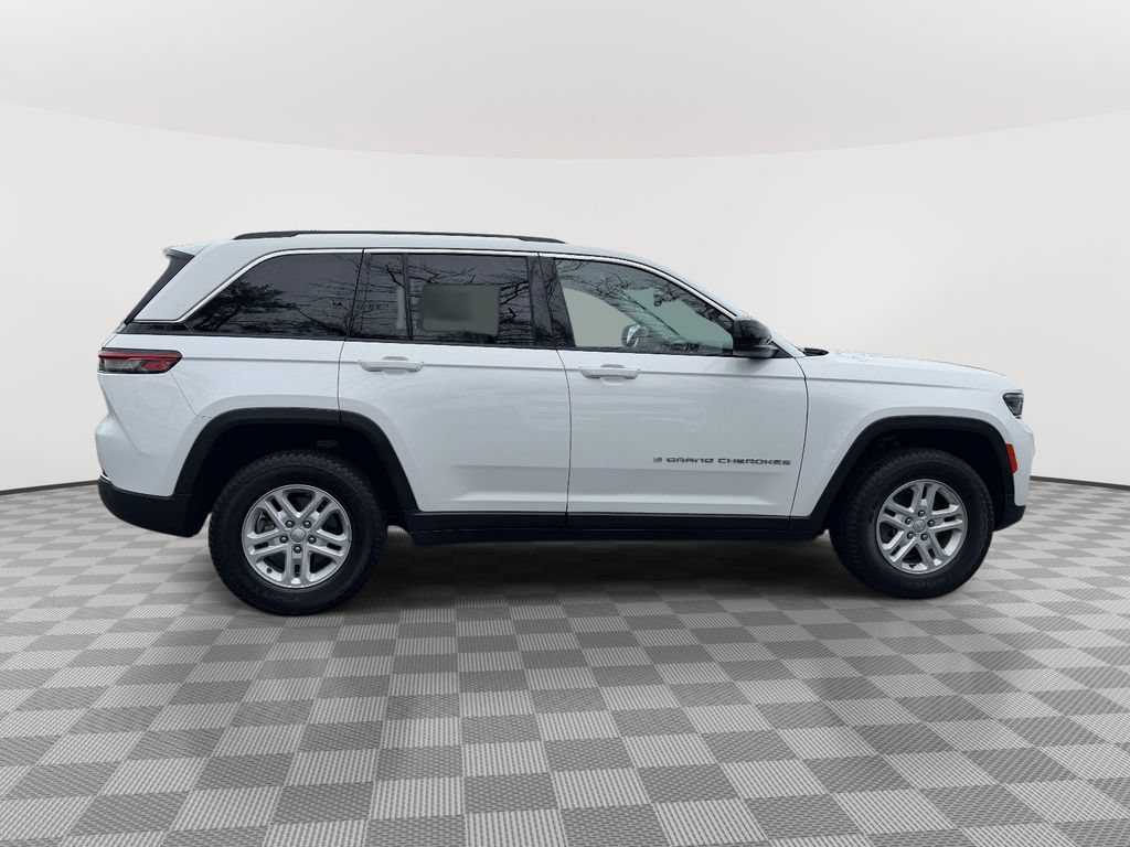 Certified 2023 Jeep Grand Cherokee Laredo AWD/4WD image 10