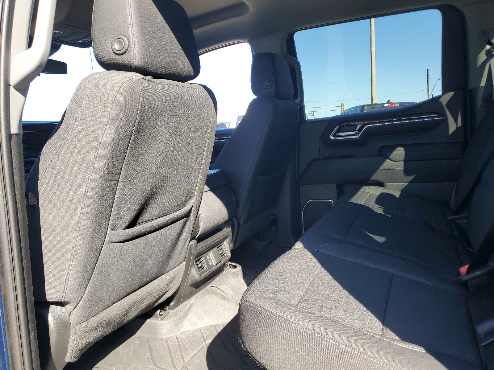 Used 2023 Chevrolet Silverado 1500 LT image 9