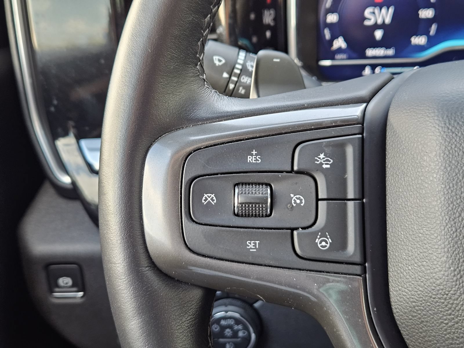 Certified 2025 Chevrolet Silverado 1500 High Country w/ High Country Premium Package AWD/4WD image 25