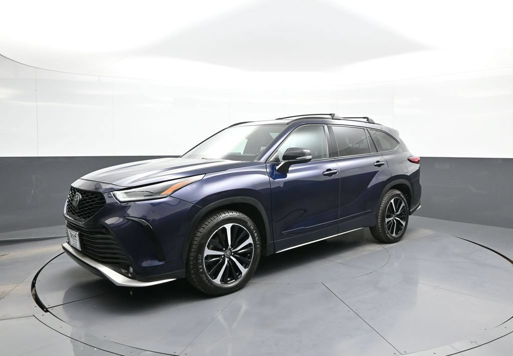 Used 2021 Toyota Highlander XSE AWD/4WD image 10