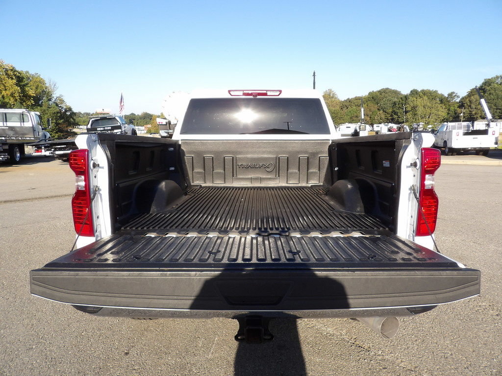 Used 2025 Chevrolet Silverado 3500 LT w/ Safety Package AWD/4WD image 50