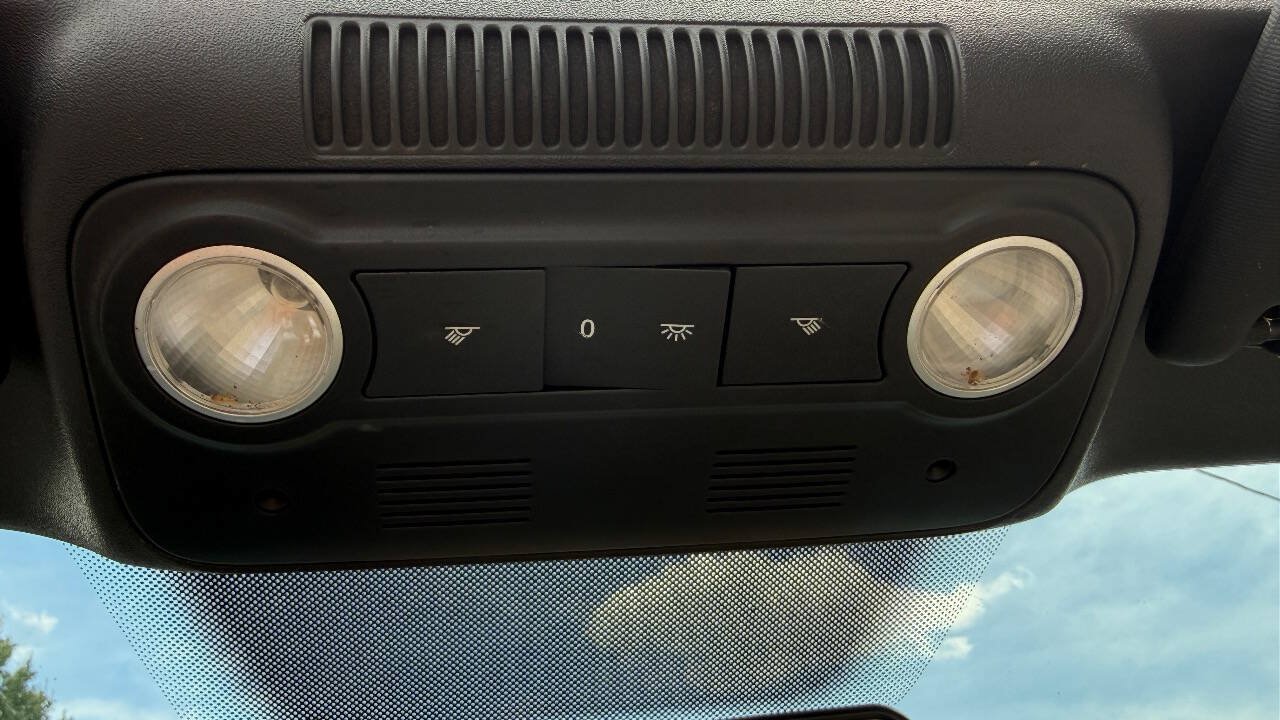 Used 2013 Volkswagen Eos Komfort FWD image 15