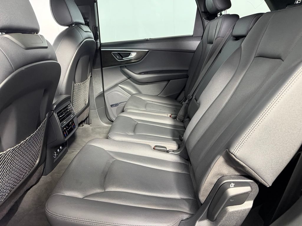 Used 2020 Audi Q7 2.0T Premium Plus w/ Premium Plus Package AWD/4WD image 28