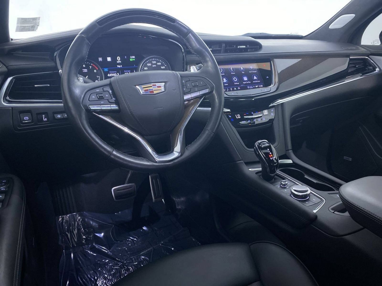 Certified 2023 Cadillac XT6 Sport w/ Platinum Package AWD/4WD image 2