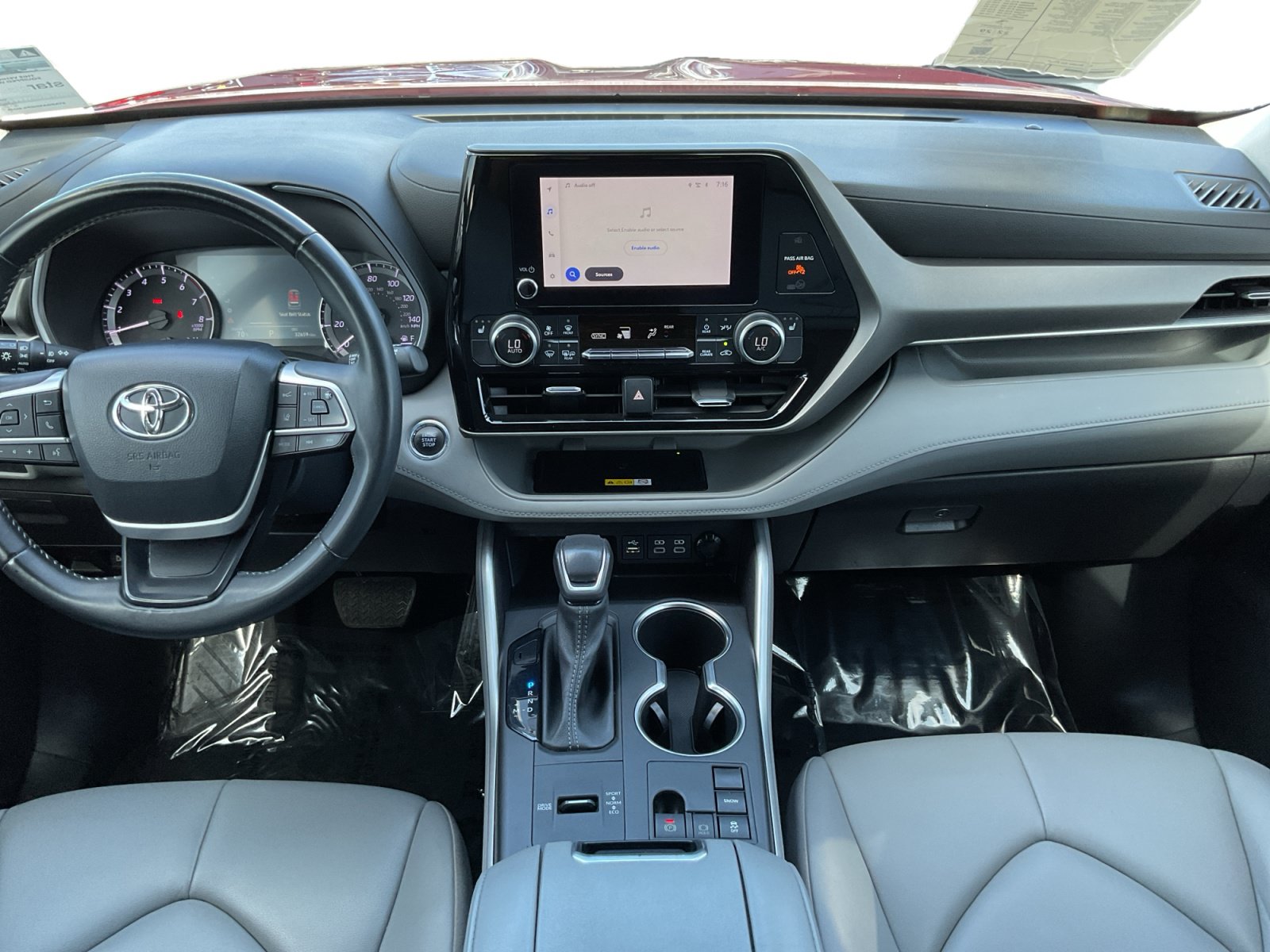 Used 2023 Toyota Highlander XLE FWD image 10