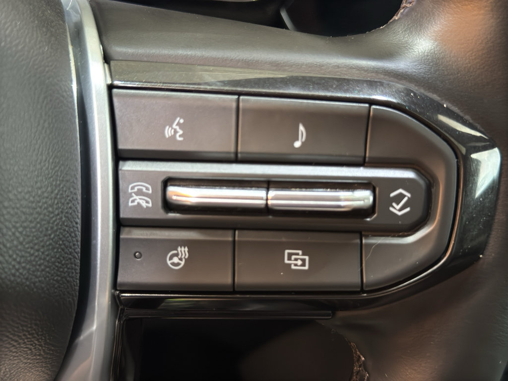 Used 2026 Chevrolet Colorado ZR2 w/ Technology Package AWD/4WD image 27