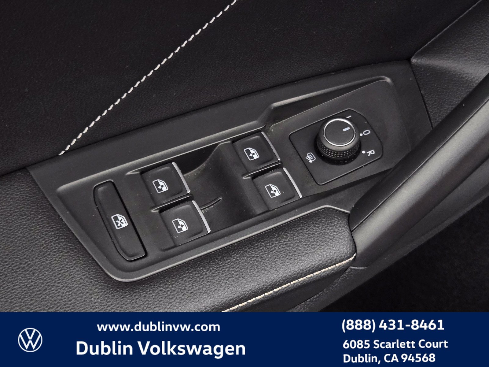 Certified 2023 Volkswagen Tiguan SE w/ Panoramic Sunroof Package FWD image 11