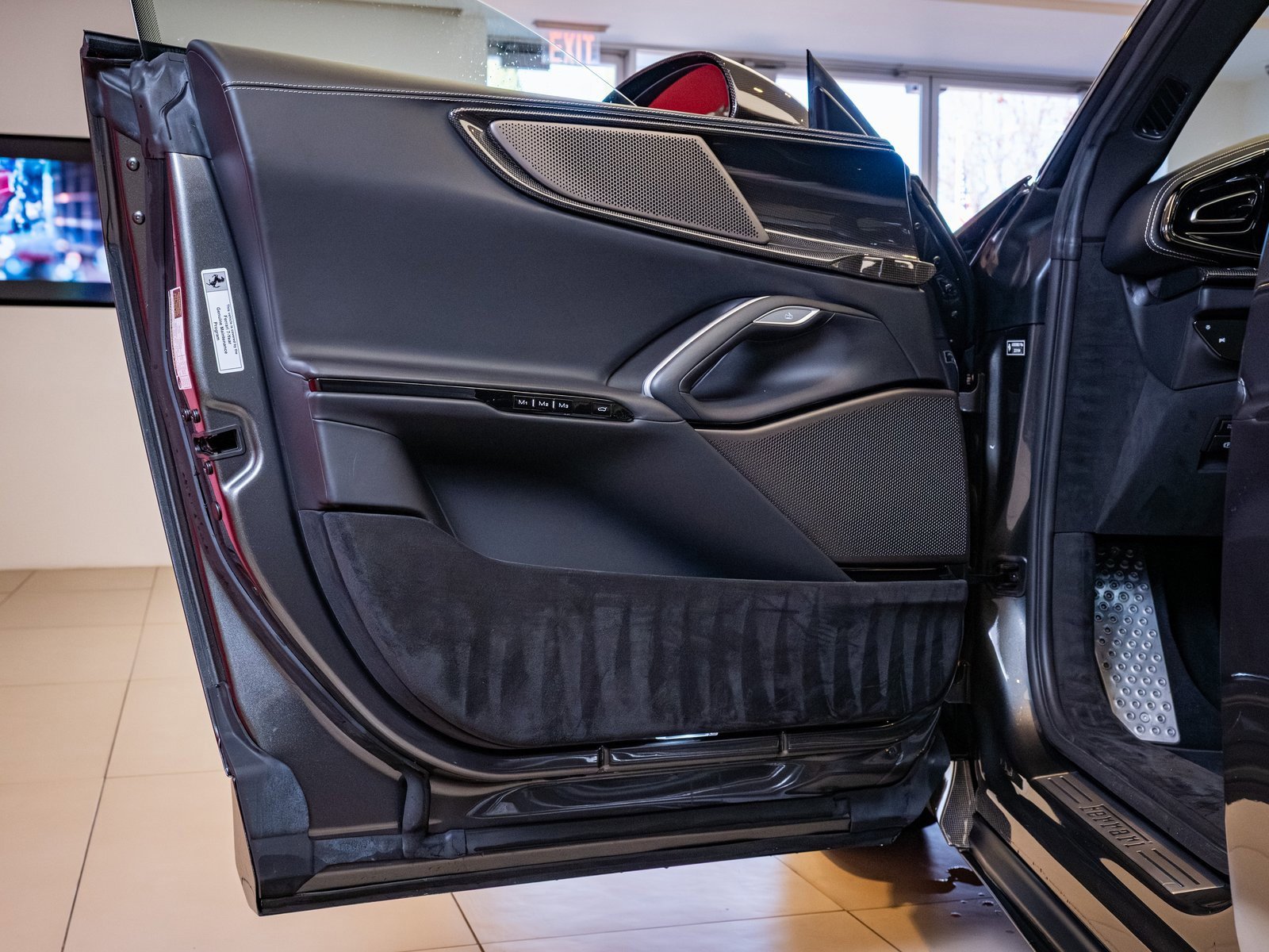 Used 2024 Ferrari Purosangue image 8