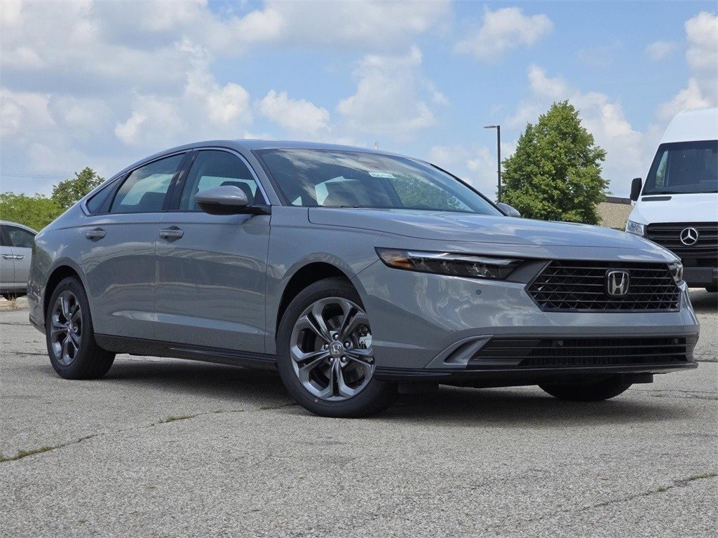 New 2025 Honda Accord EX-L image 2