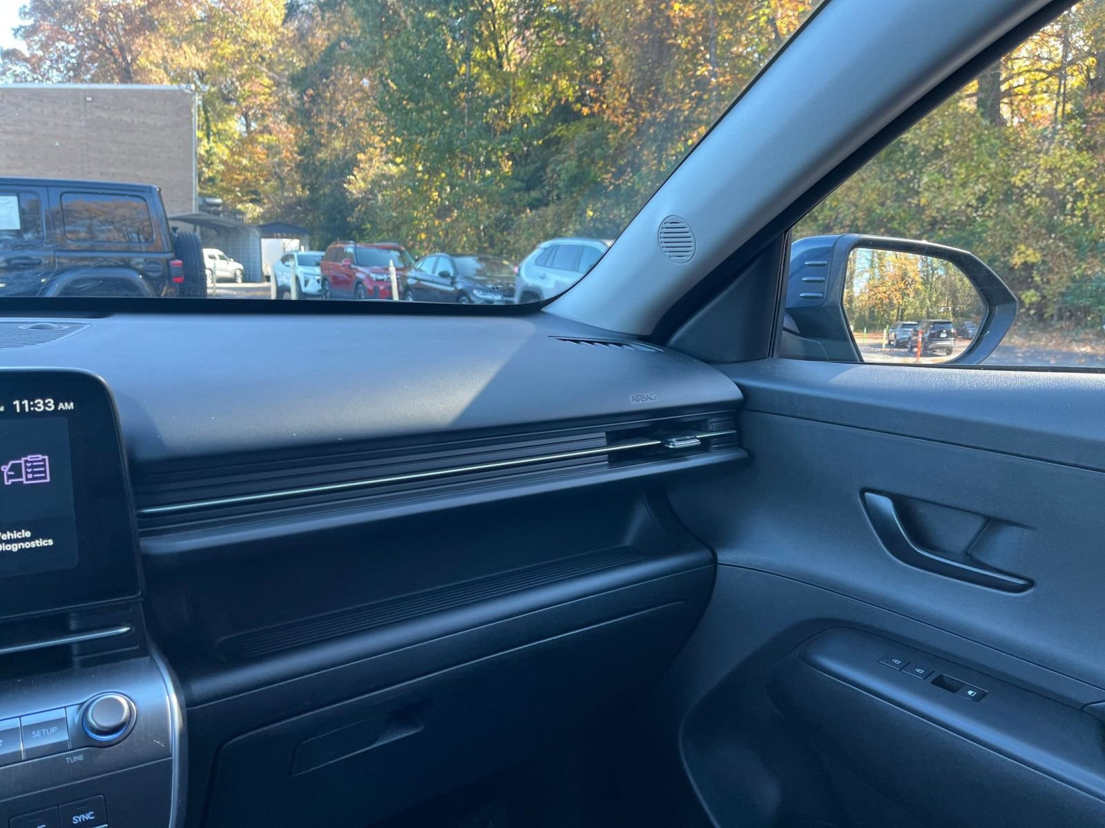 Used 2025 Hyundai Kona SEL image 31