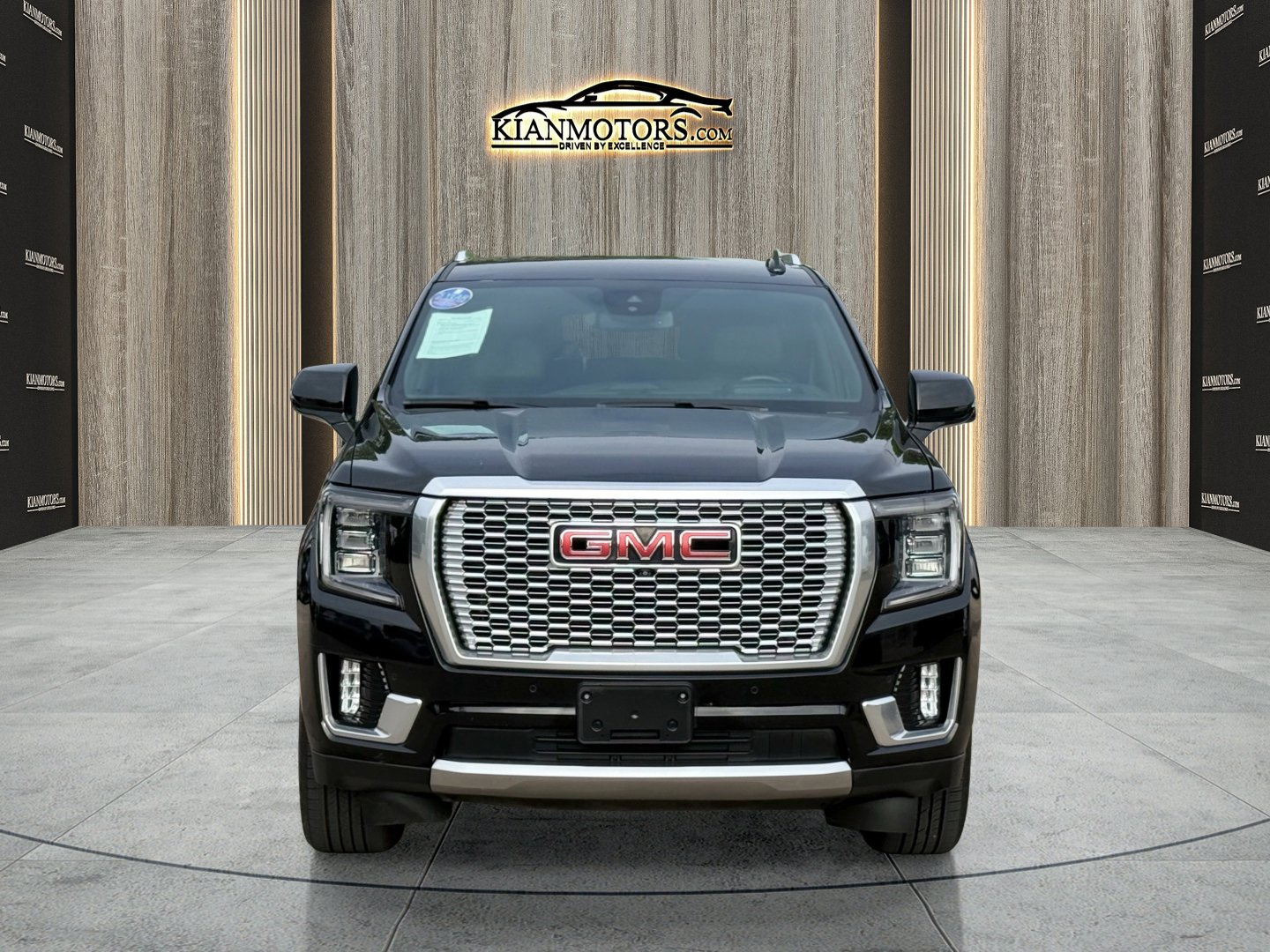 Used 2023 GMC Yukon Denali RWD image 2