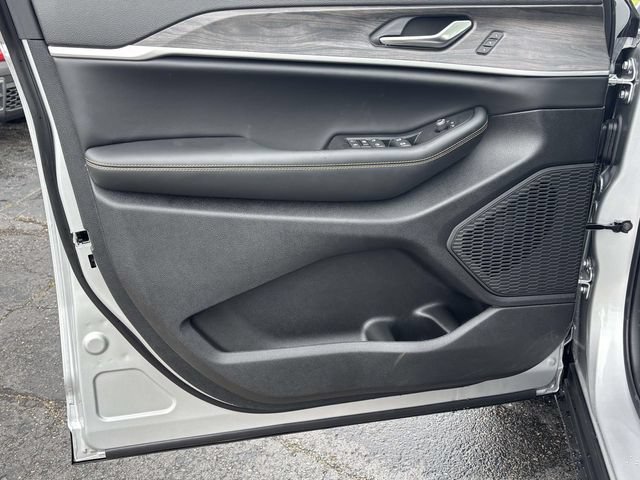 New 2026 Jeep Grand Cherokee Limited AWD/4WD image 18