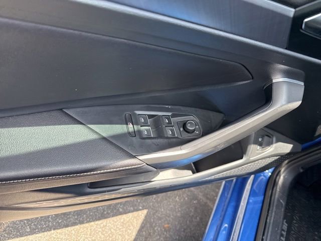 Used 2023 Volkswagen Jetta SE FWD image 18