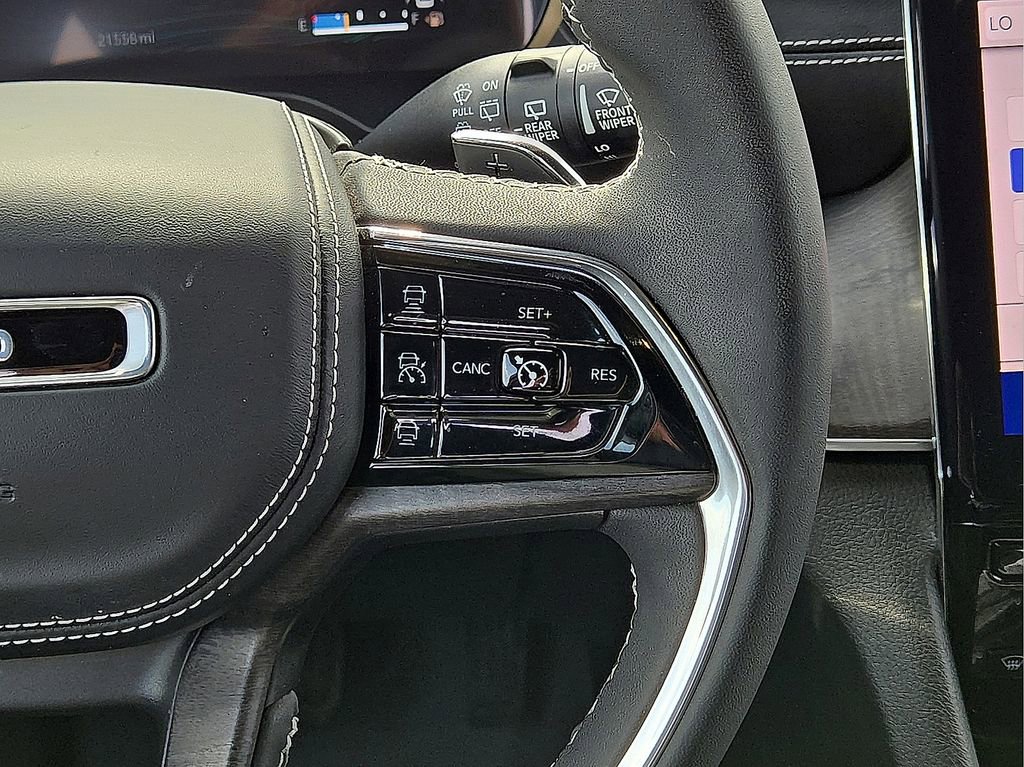 Used 2023 Jeep Grand Cherokee Overland w/ Luxury Tech Group IV image 23