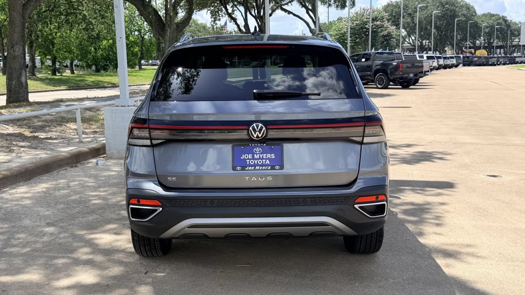Used 2026 Volkswagen Taos SE FWD image 8