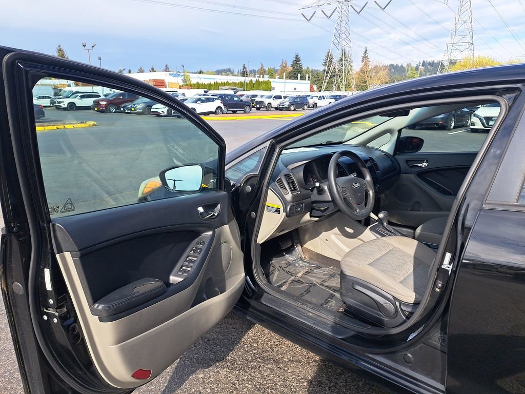 Used 2016 Kia Forte LX image 10