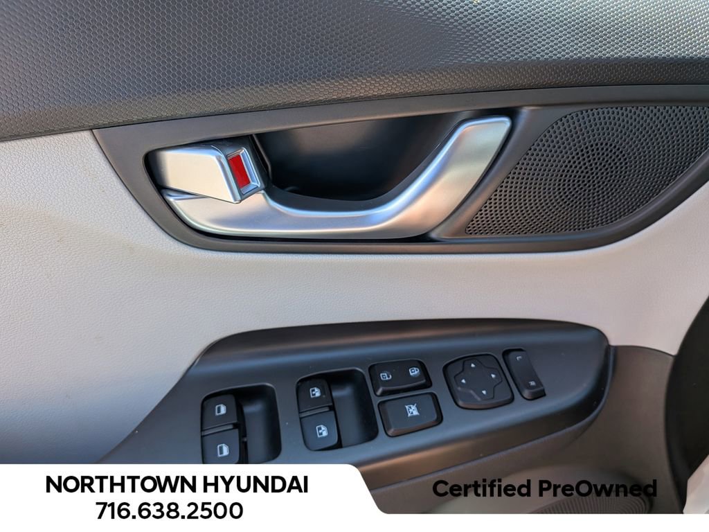 Certified 2023 Hyundai Kona SEL w/ Convenience Package AWD/4WD image 33