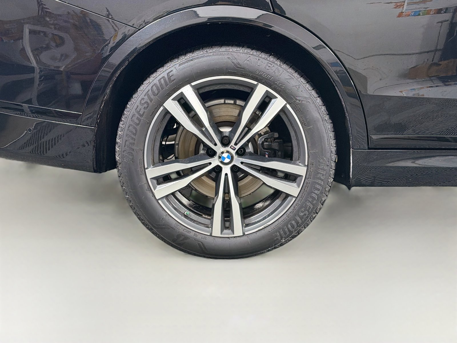 Certified 2024 BMW X7 xDrive40i w/ M Sport Package AWD/4WD image 37