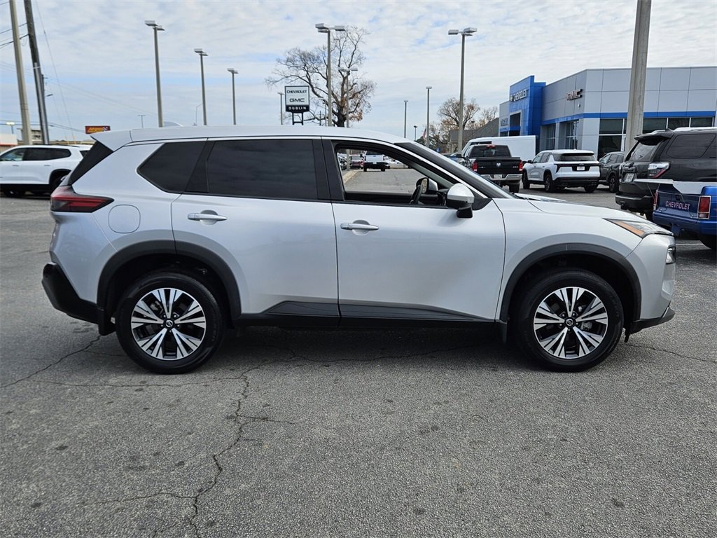 Used 2021 Nissan Rogue SV image 11