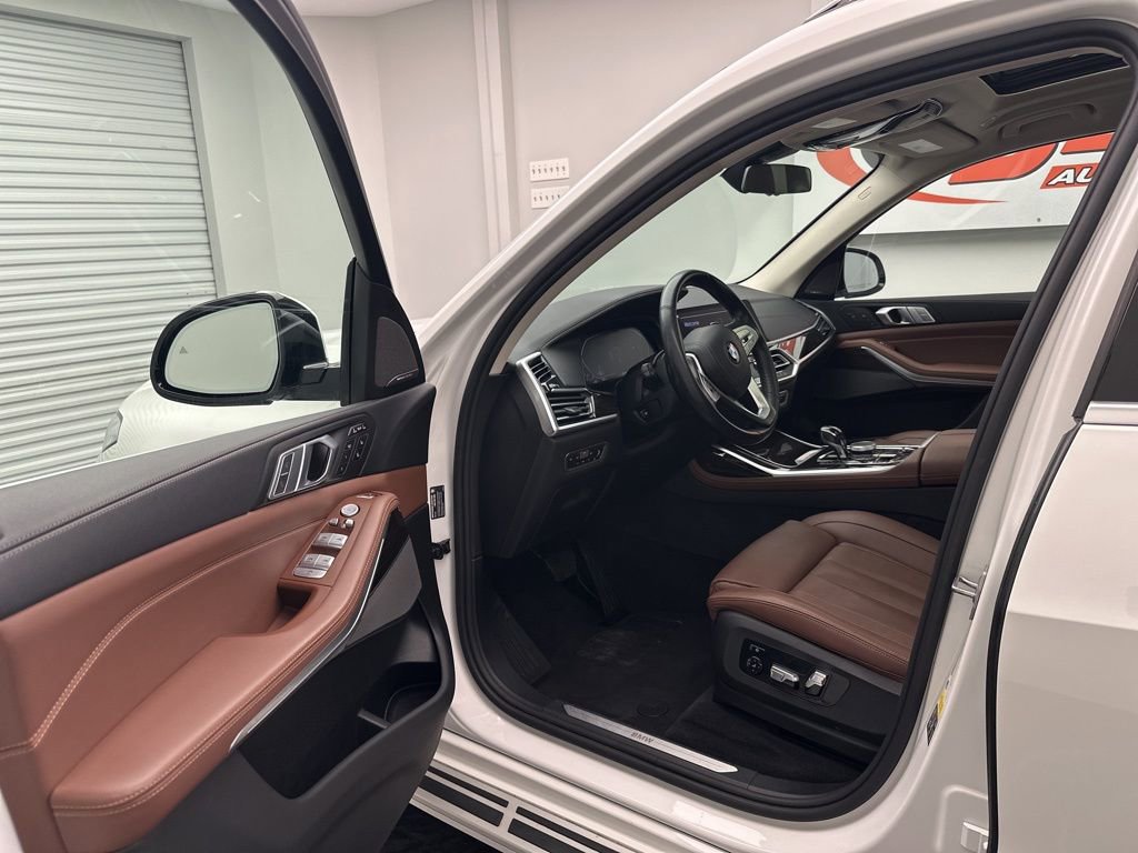 Used 2020 BMW X7 xDrive40i w/ Luxury Seating Package image 5