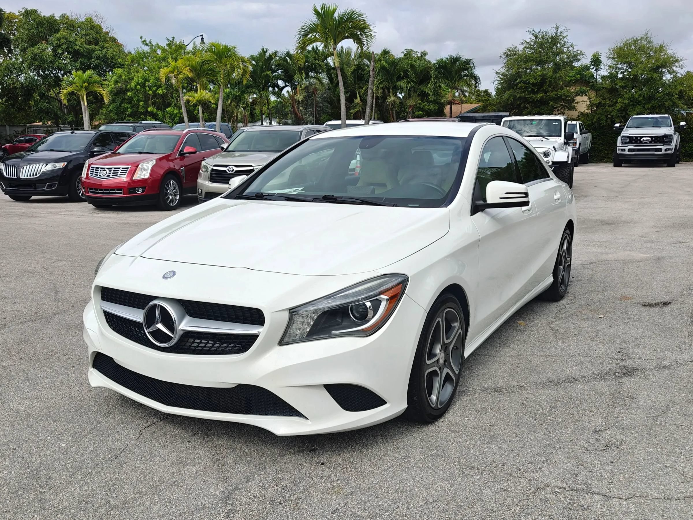 Used 2014 Mercedes-Benz CLA 250 image 3