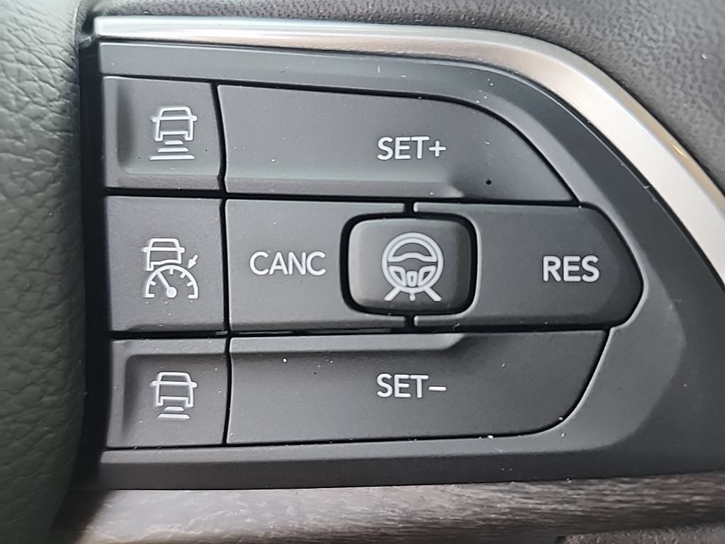 New 2026 Jeep Grand Cherokee L Limited AWD/4WD image 13