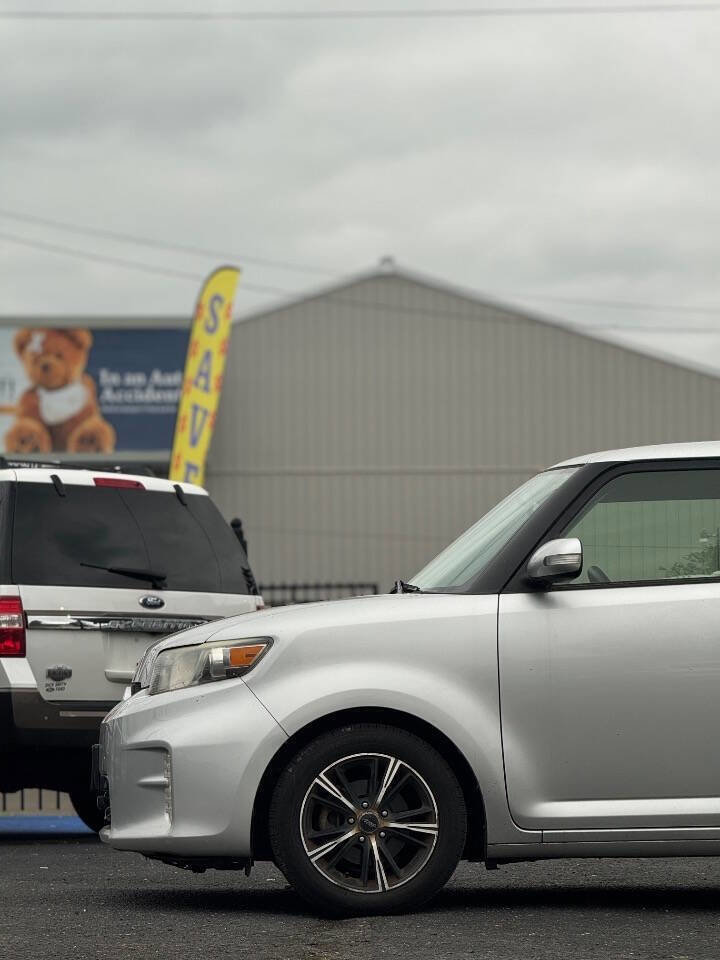 Used 2014 Scion xB FWD image 18