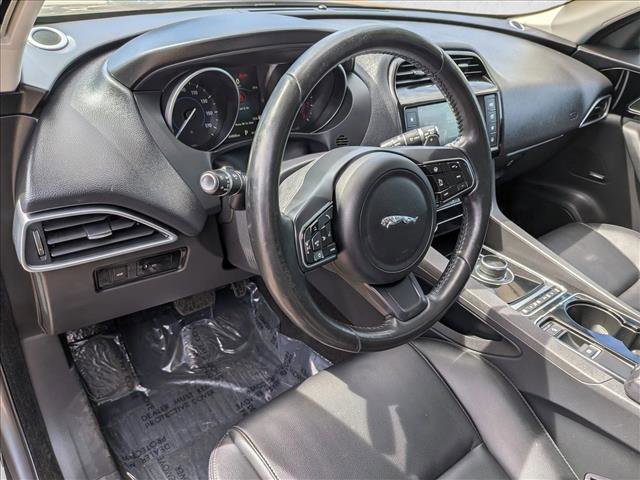 Used 2017 Jaguar F-PACE Premium image 10