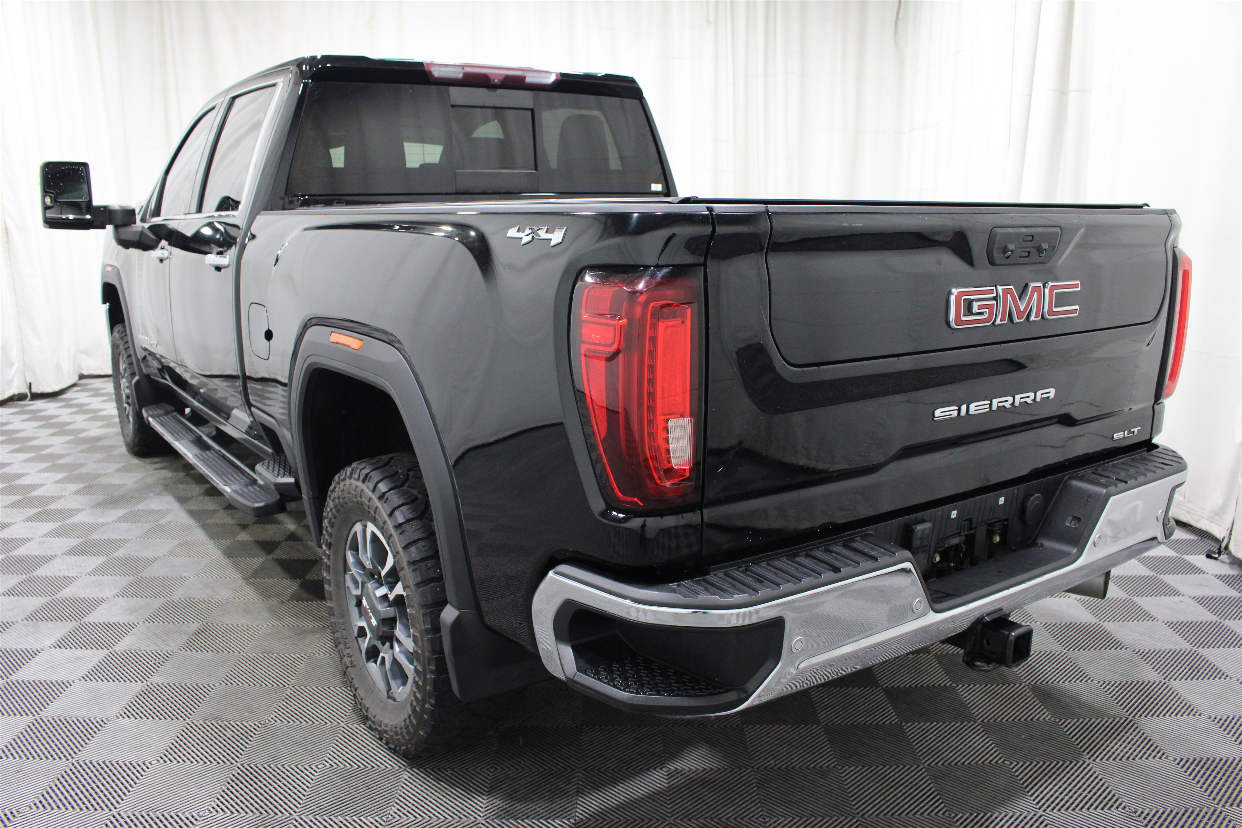 Used 2021 GMC Sierra 2500 SLT w/ SLT Preferred Package AWD/4WD image 31