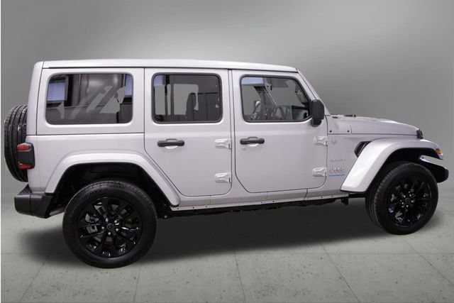 Used 2024 Jeep Wrangler Unlimited Sahara w/ Technology Group image 6