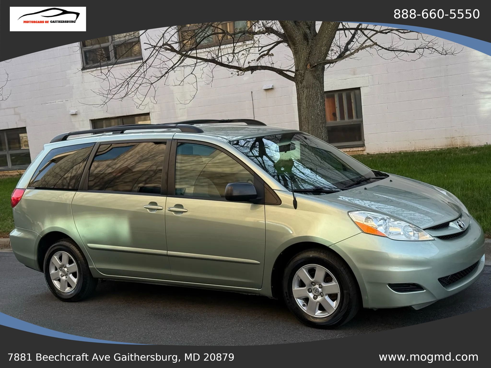 Used 2010 Toyota Sienna LE image 1