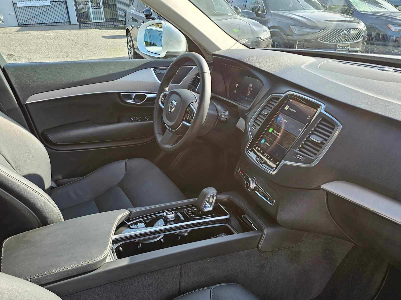 Certified 2025 Volvo XC90 B5 Core AWD/4WD image 10