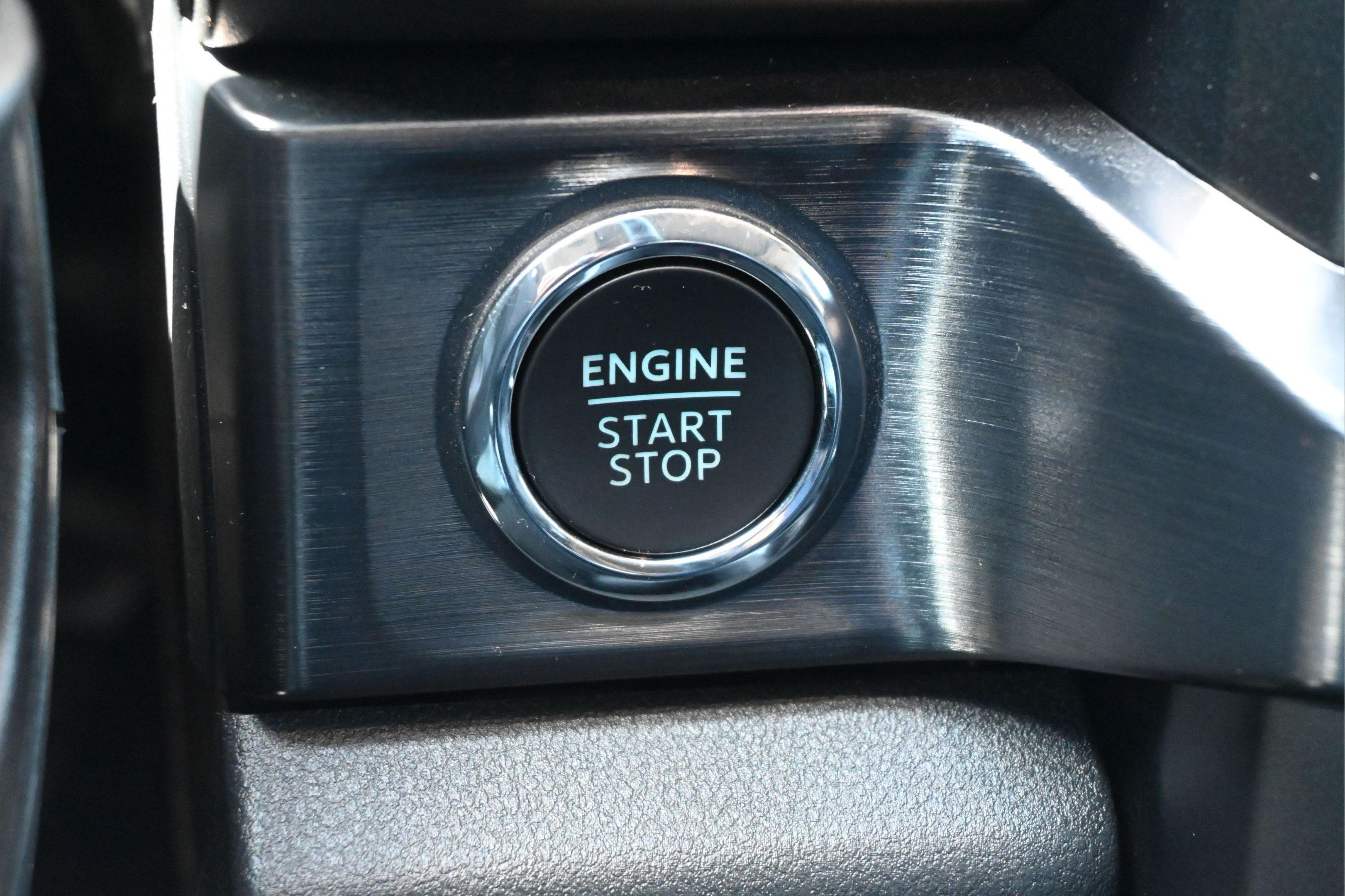 Used 2025 Ford F350 Lariat w/ Lariat Ultimate Package AWD/4WD image 25