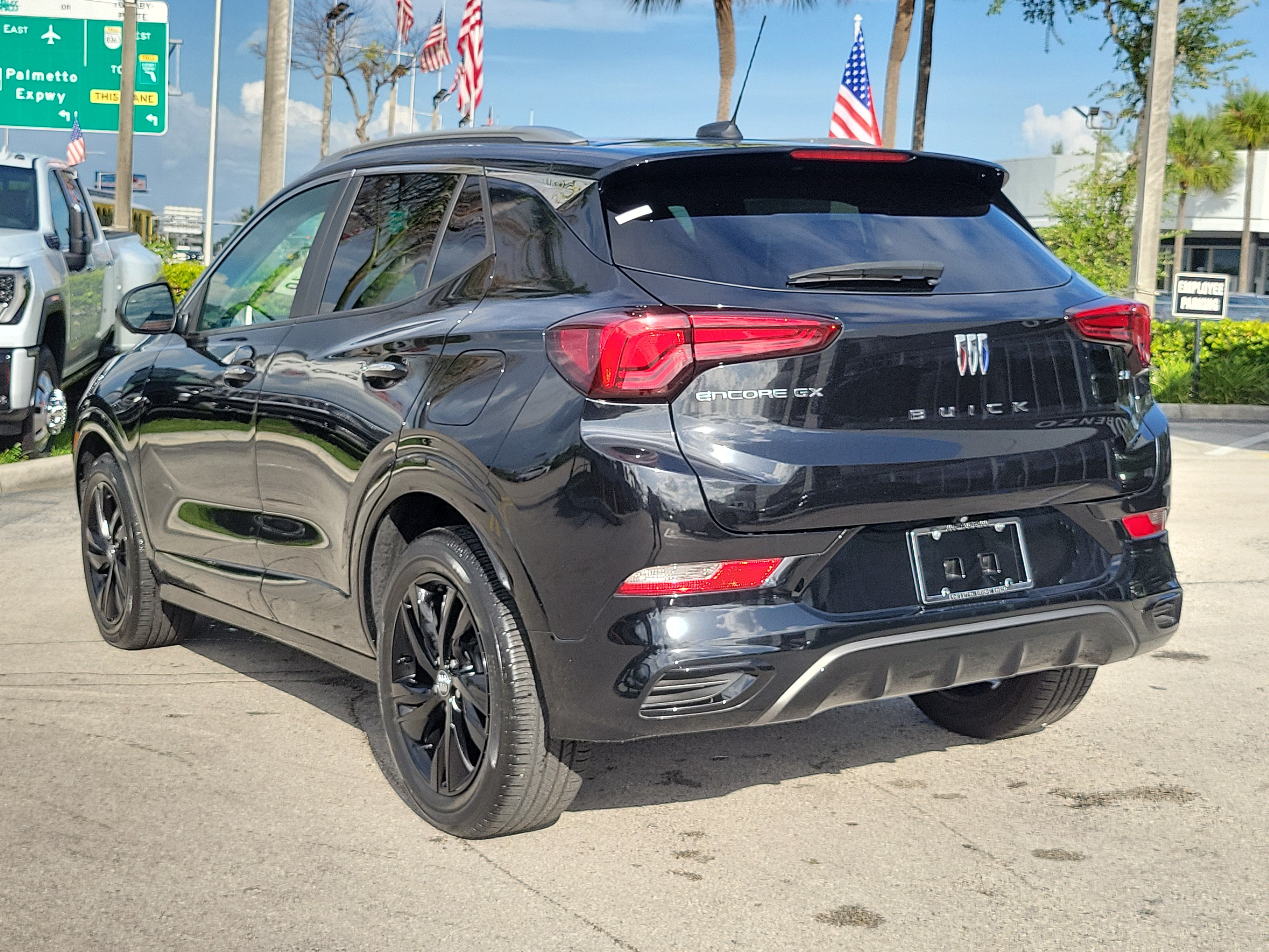 Used 2024 Buick Encore GX Sport Touring w/ Advanced Technology Package FWD image 7