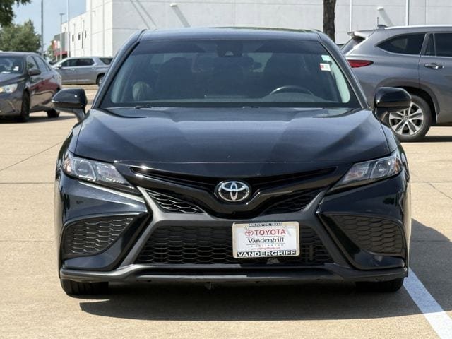 Used 2021 Toyota Camry SE FWD image 5