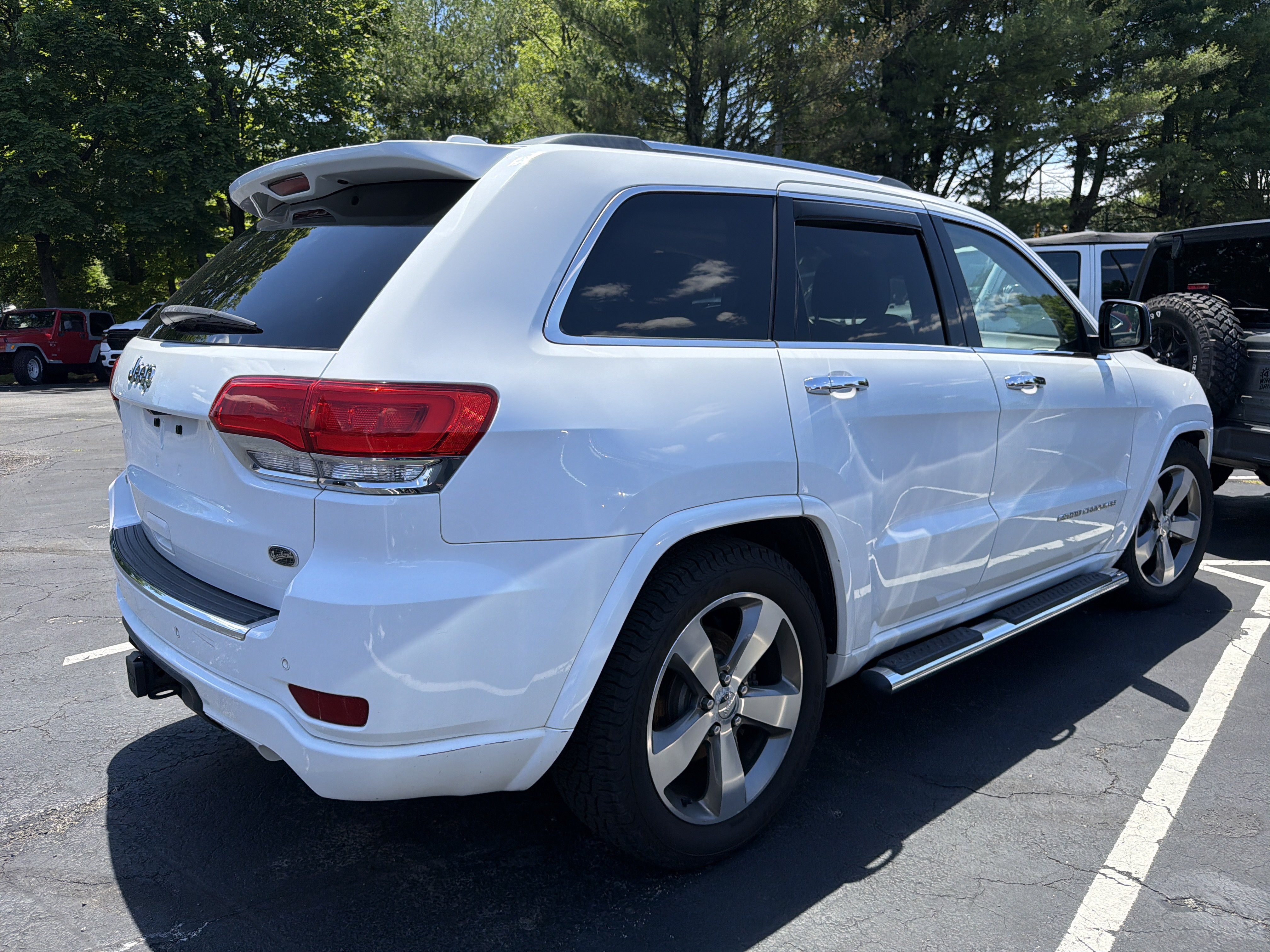Used 2015 Jeep Grand Cherokee Overland w/ Advanced Technology Group AWD/4WD image 6